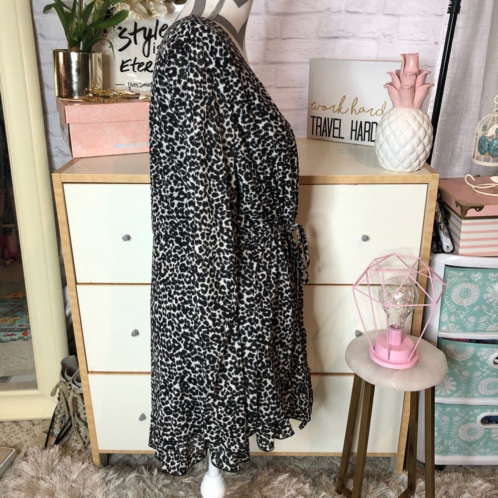 Leopard Tiered Blouse - Picture 5 of 8